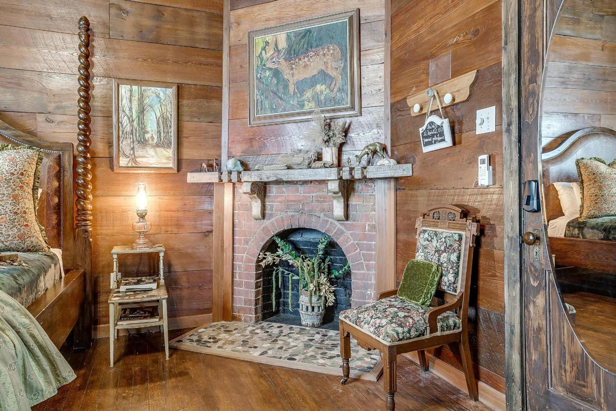 The Gallery House Boutique
