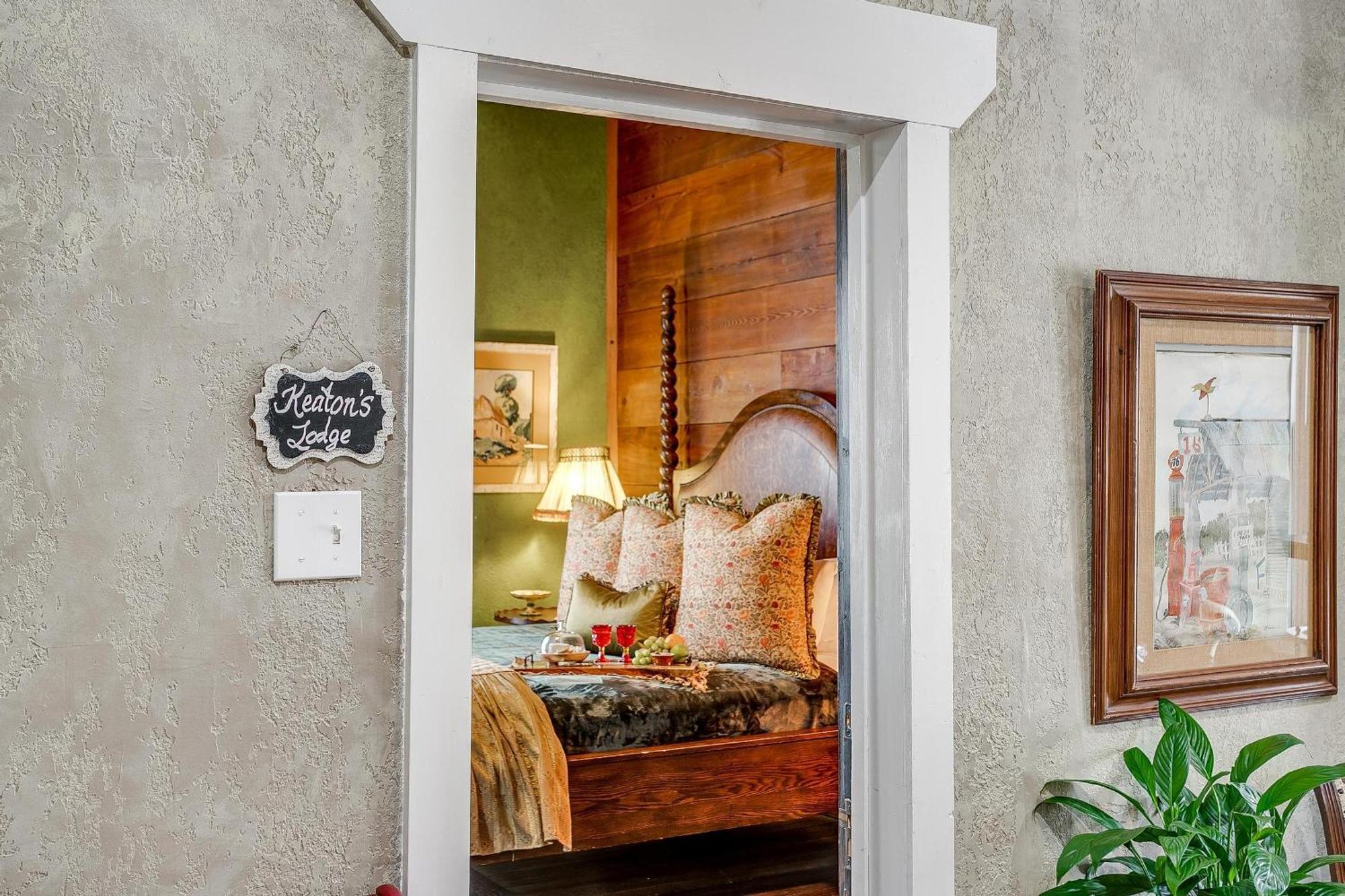 The Gallery House Boutique * Stephenville