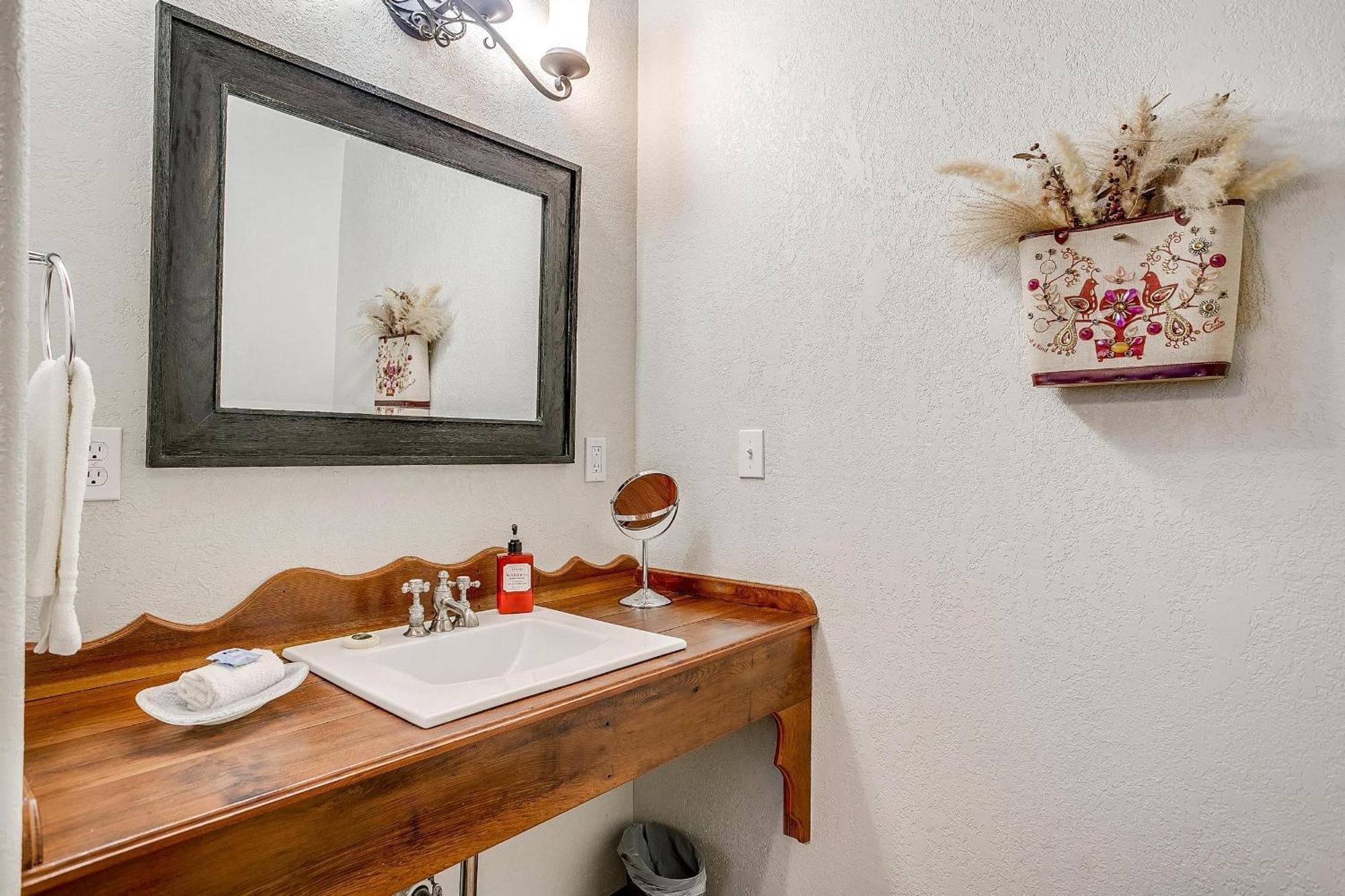 The Gallery House Boutique * Stephenville