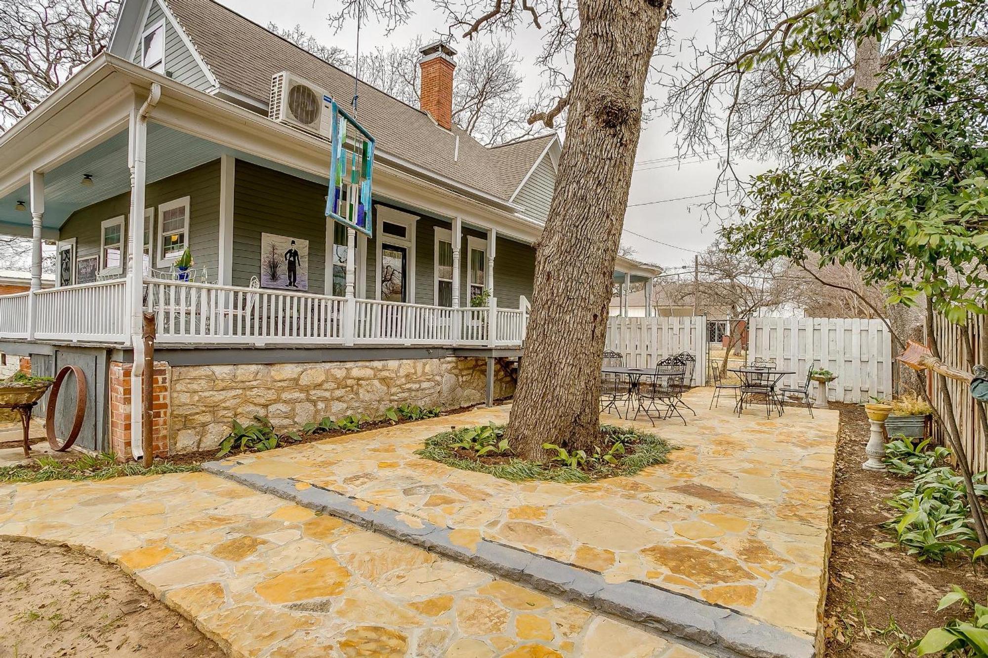 The Gallery House Boutique Stephenville