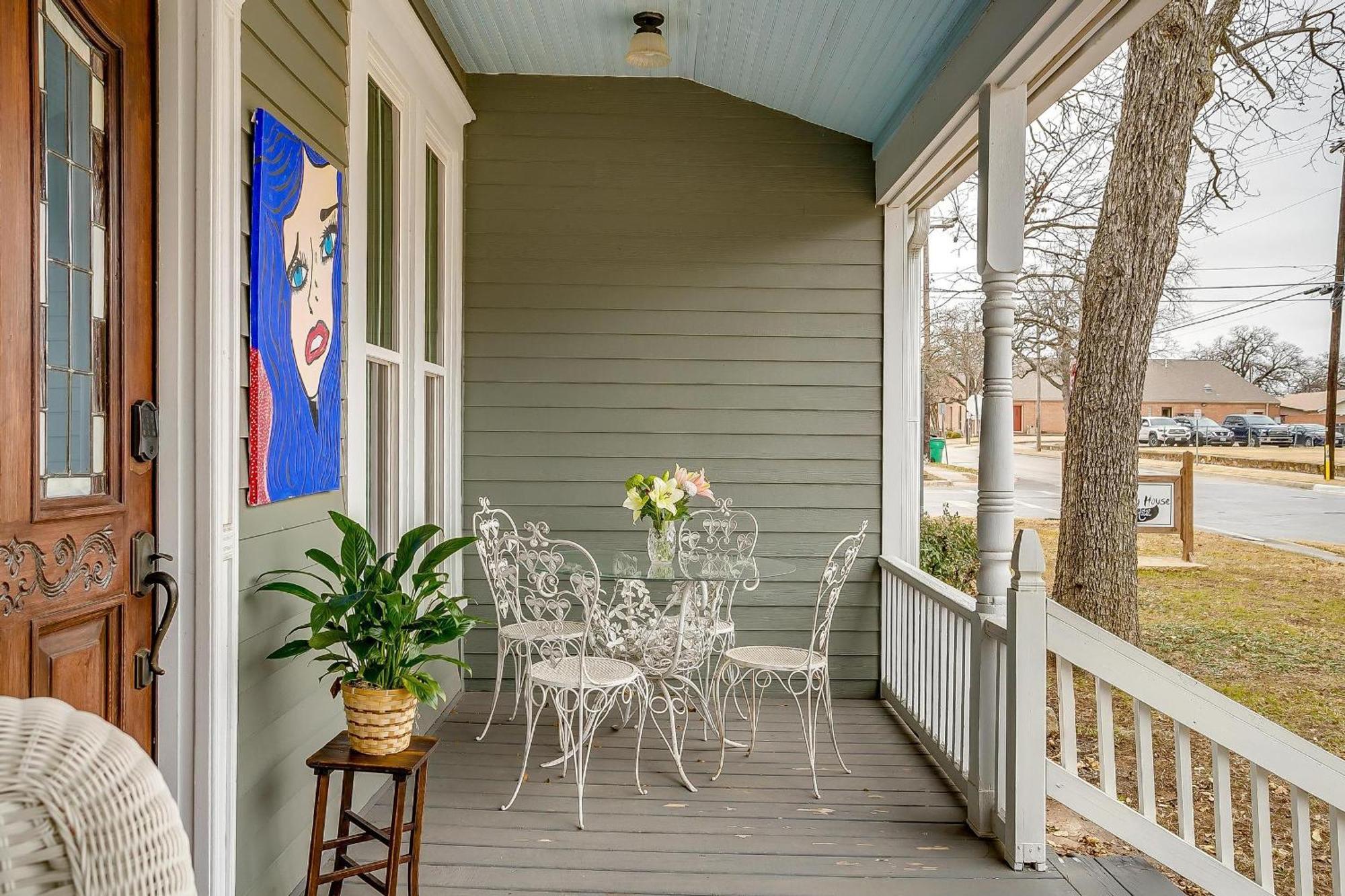 The Gallery House Boutique Stephenville